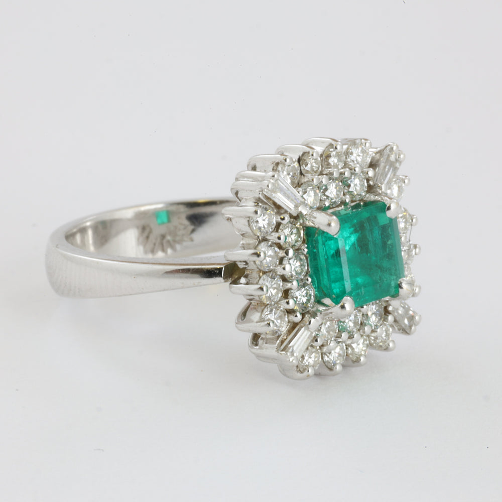 Bague en Or blanc 18k avec Émeraude et Diamants - Style "Marguerite"