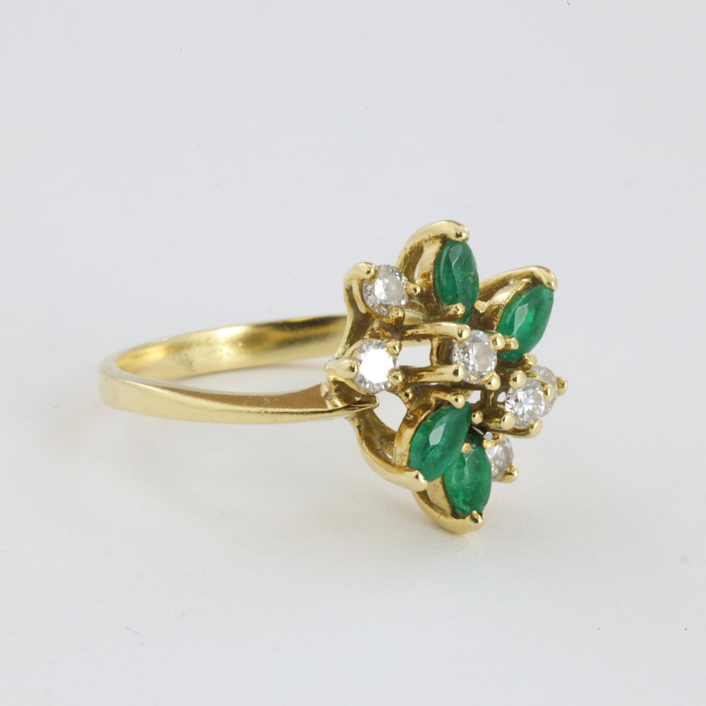 Bague en Or jaune 18k avec Emeraudes et Diamants