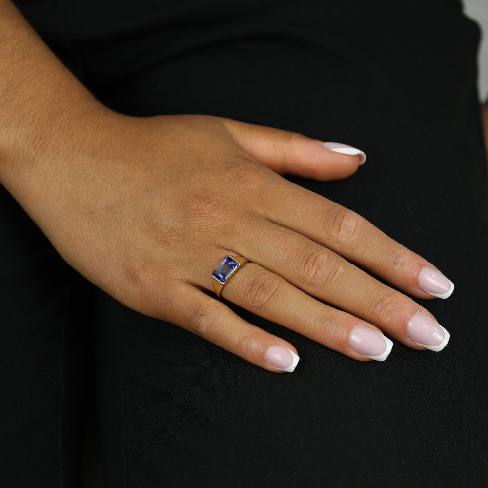 Bague en Or 18k avec Saphir Synthétique