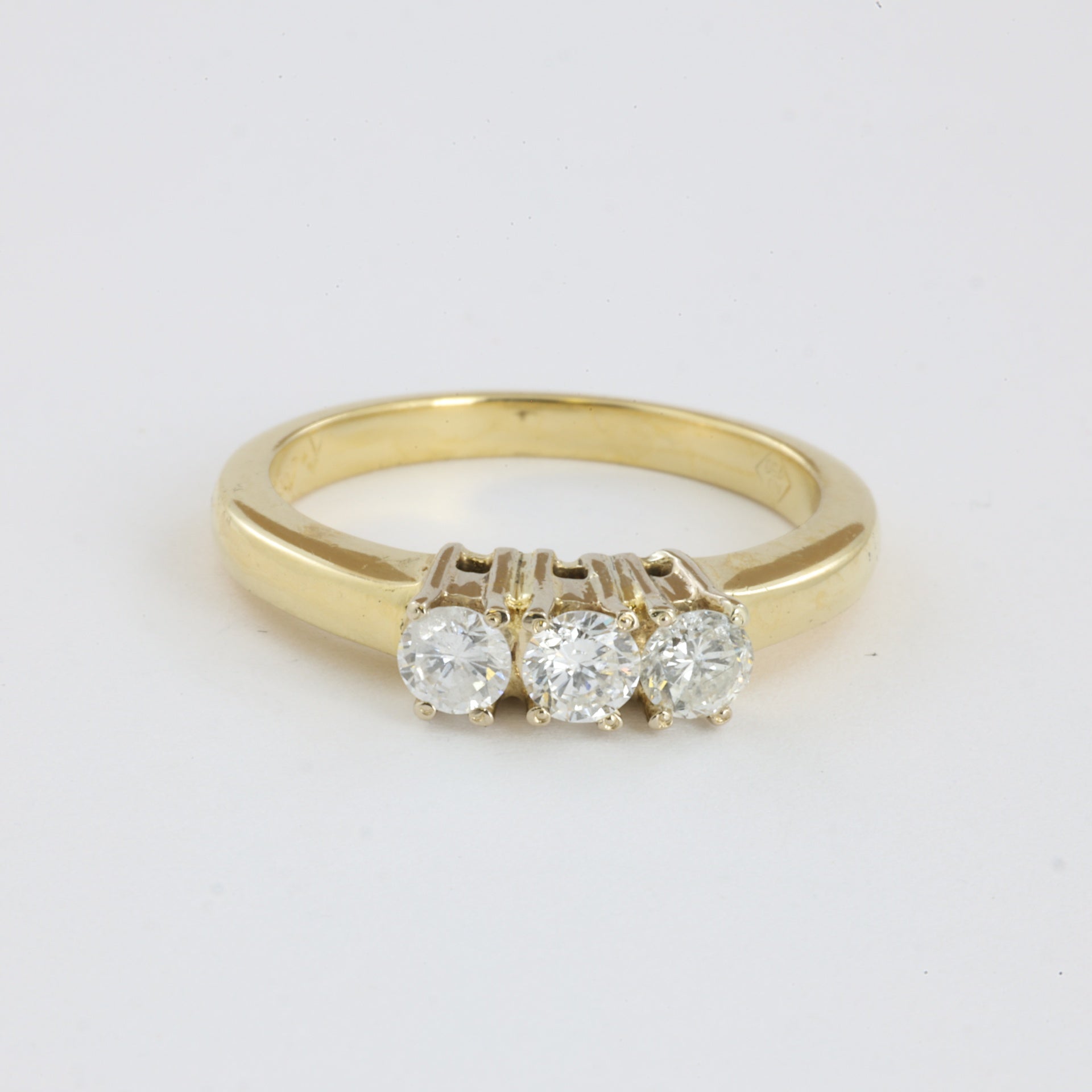 Bague en Or jaune 18k avec Diamants