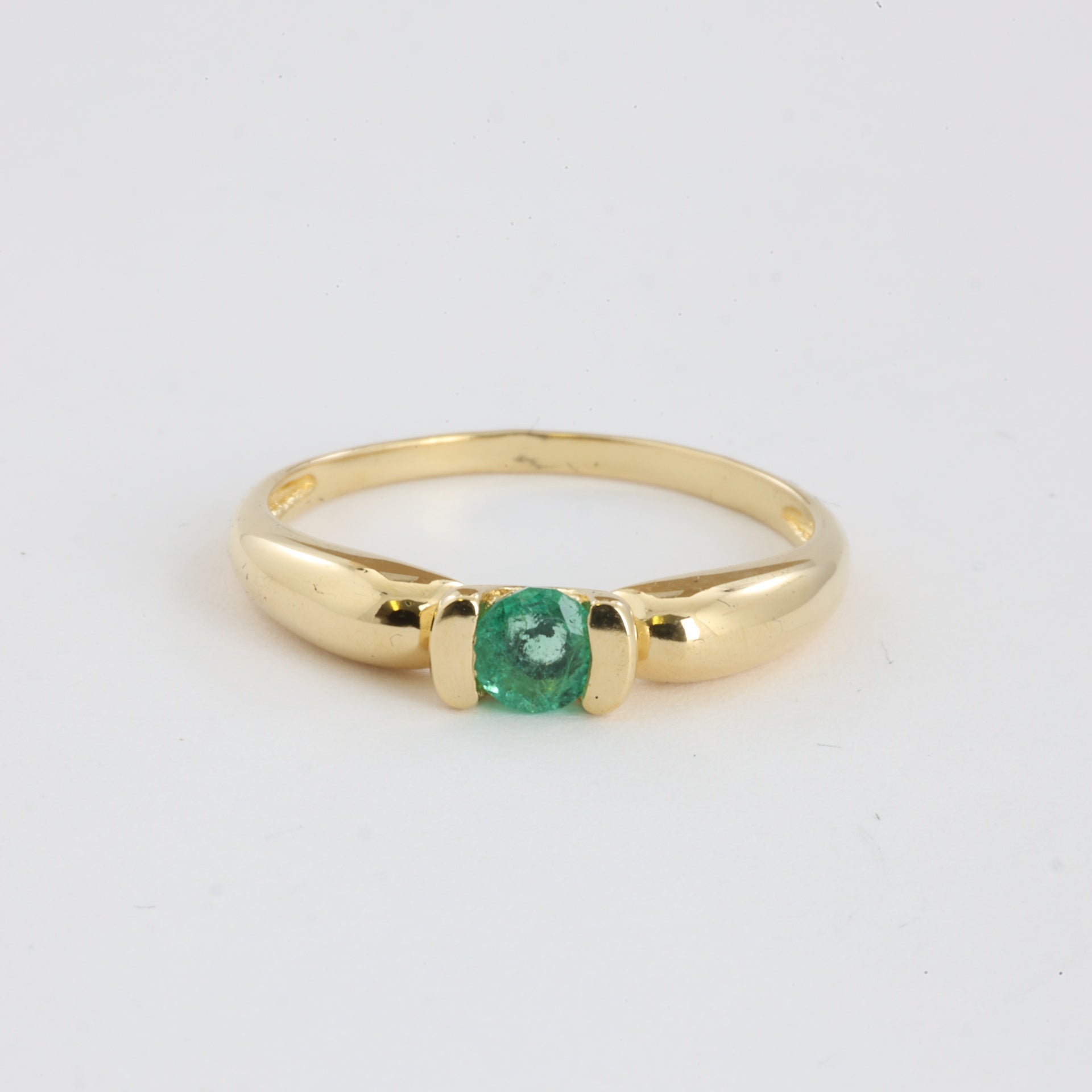 Bague en Or jaune 18k avec Émeraude