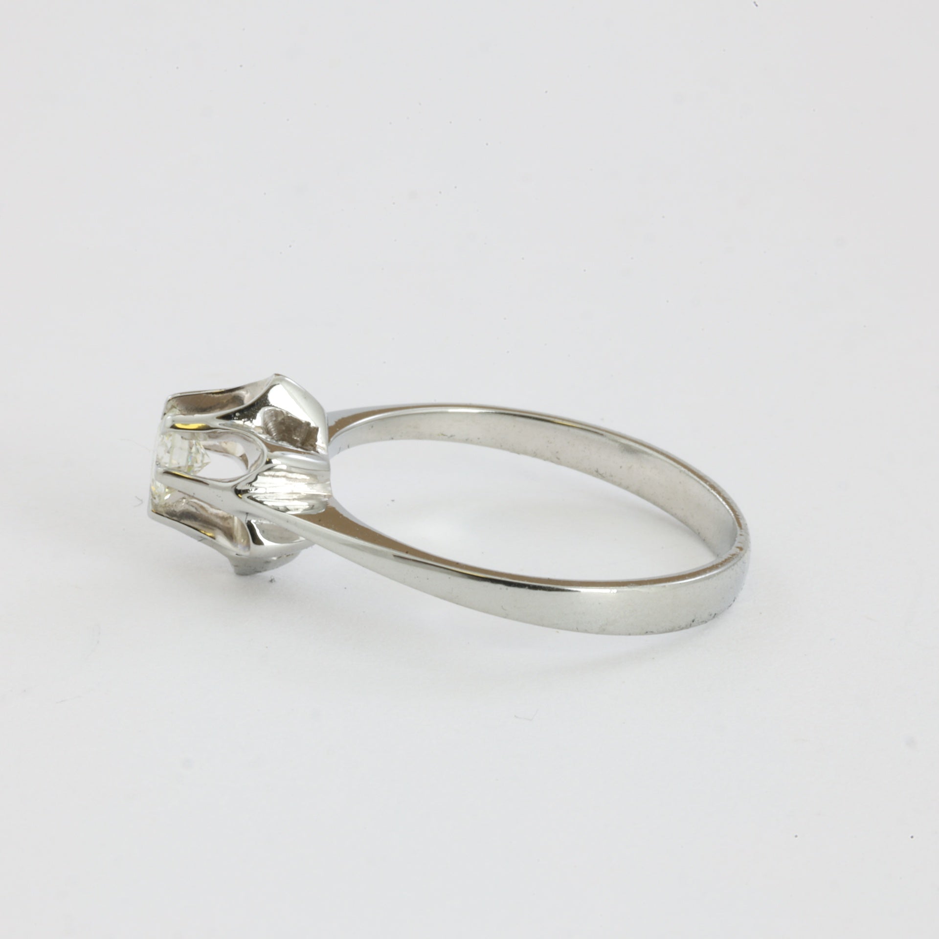 Bague en Or blanc 18k avec Diamant - Style "Solitaire"