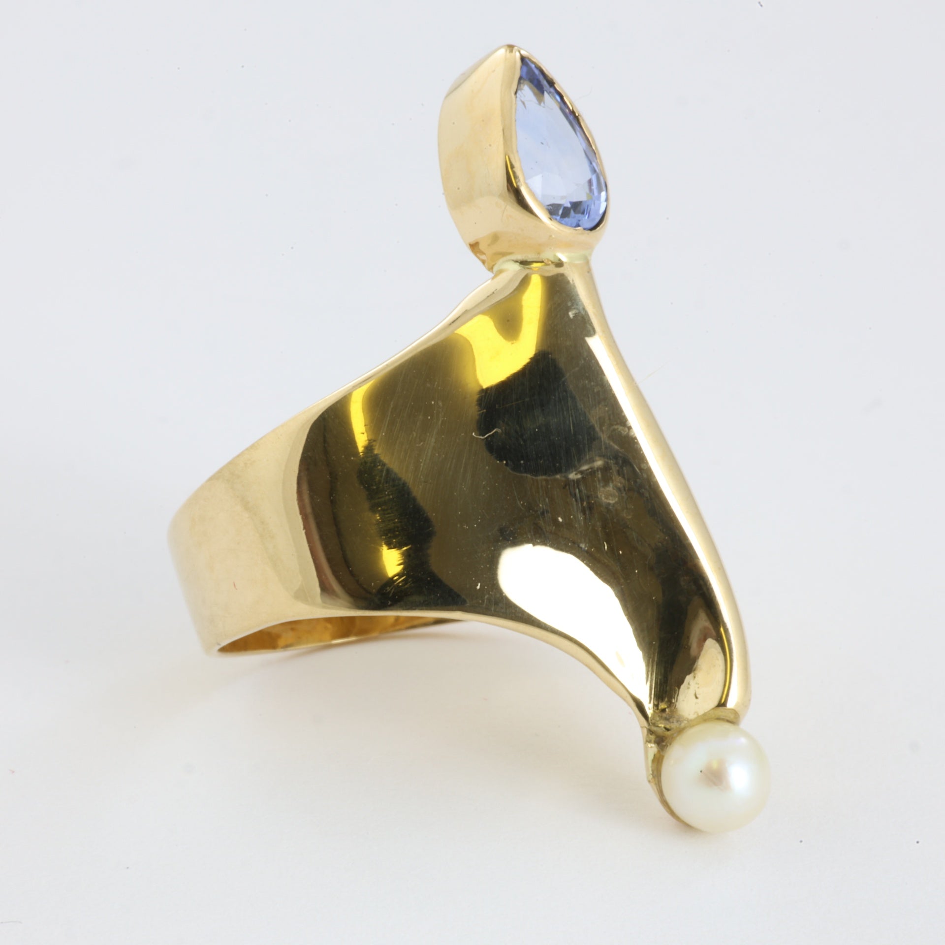 Bague en Or 18k avec Saphir Synthétique et Perle