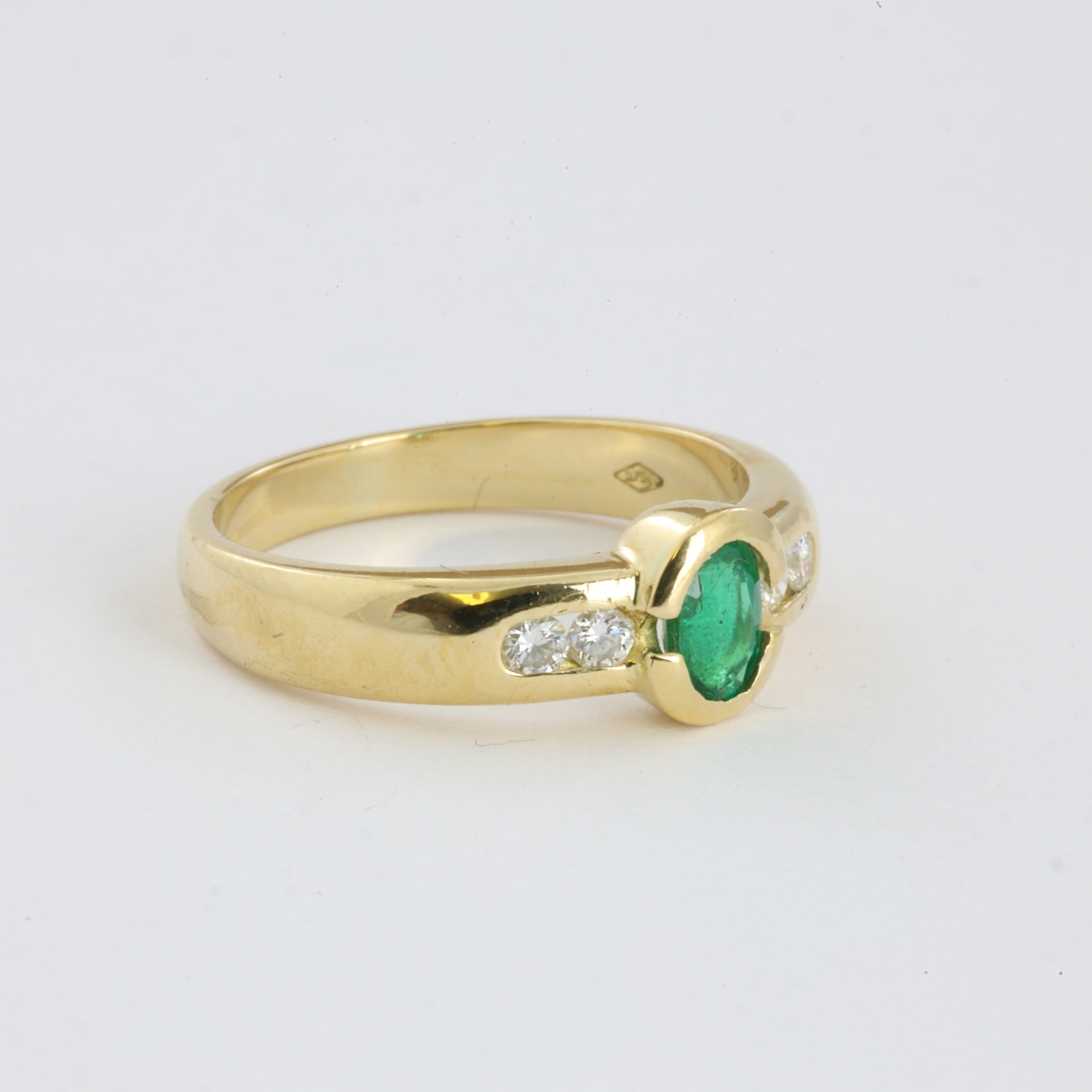 Bague en Or jaune 18k avec Émeraude