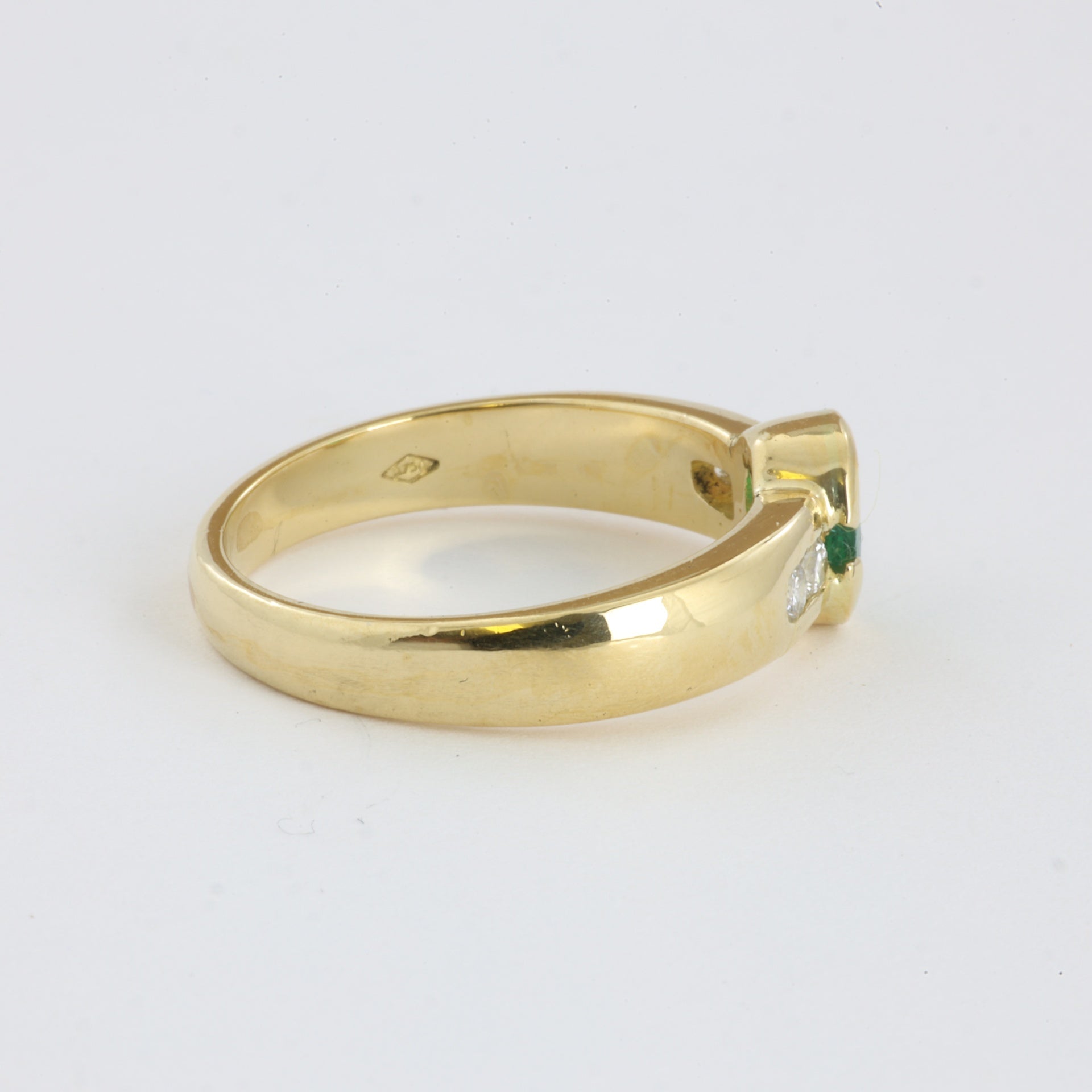 Bague en Or jaune 18k avec Émeraude
