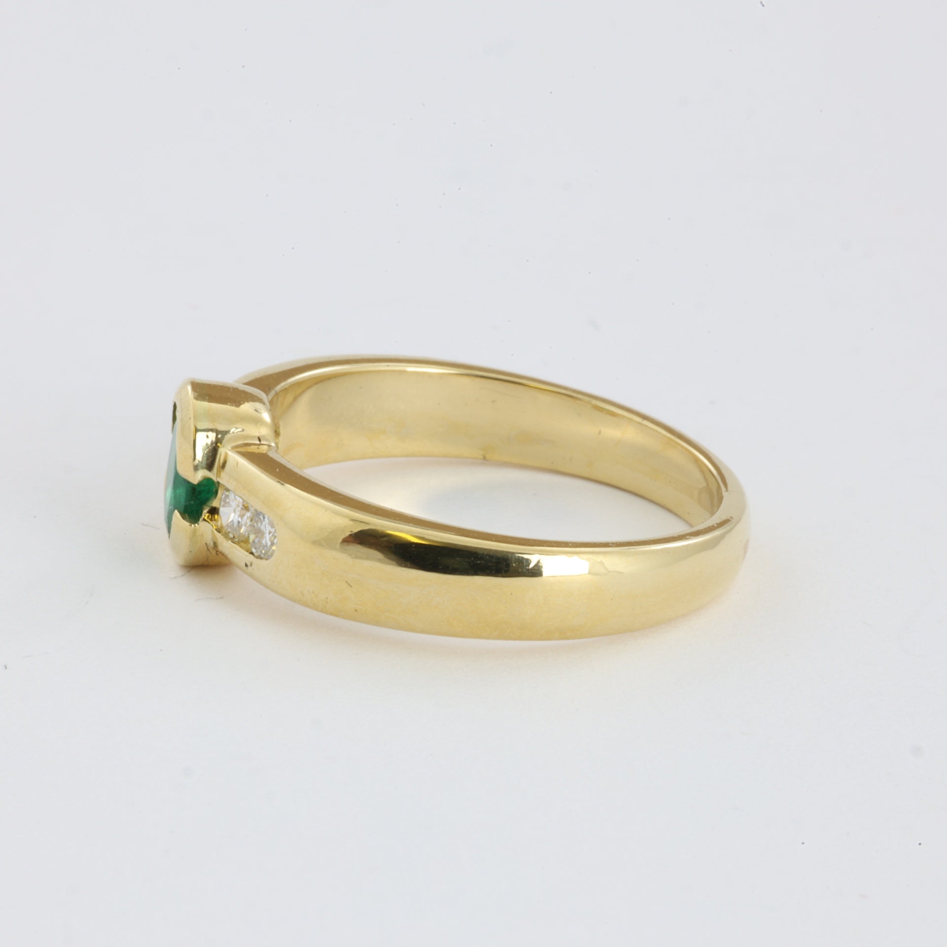 Bague en Or jaune 18k avec Émeraude