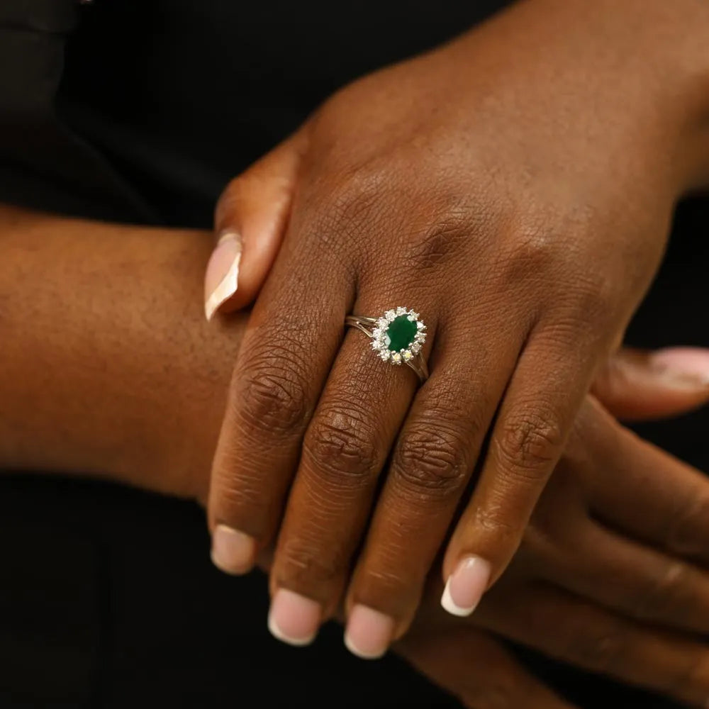 Bague en Or blanc 18k avec Emeraude et Diamants
